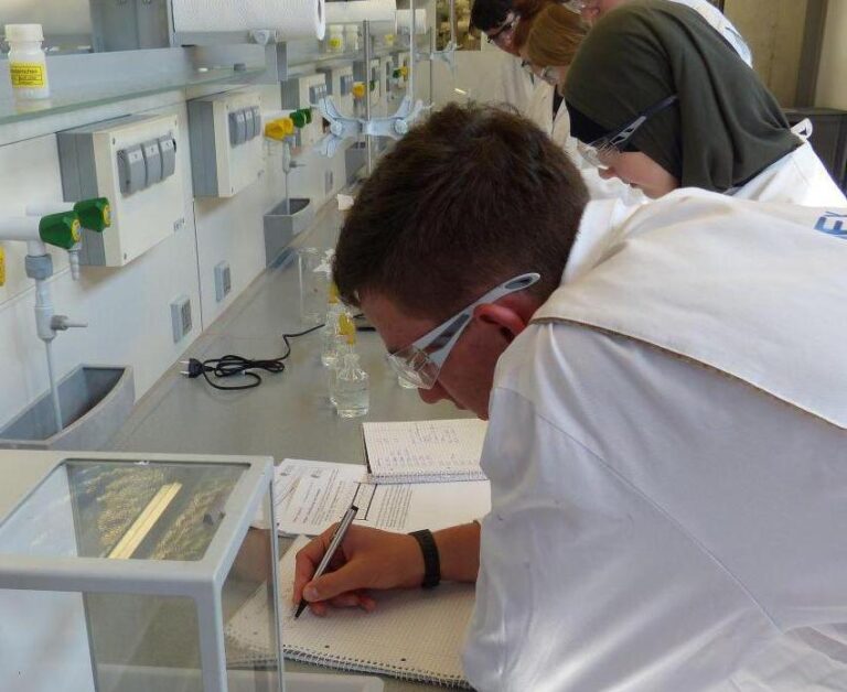 Chemieolympiade Praktikum in Darmstadt neu